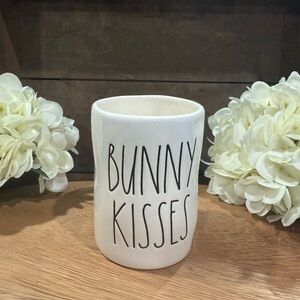 Rae Dunn White 'Bunny Kisses' Candle